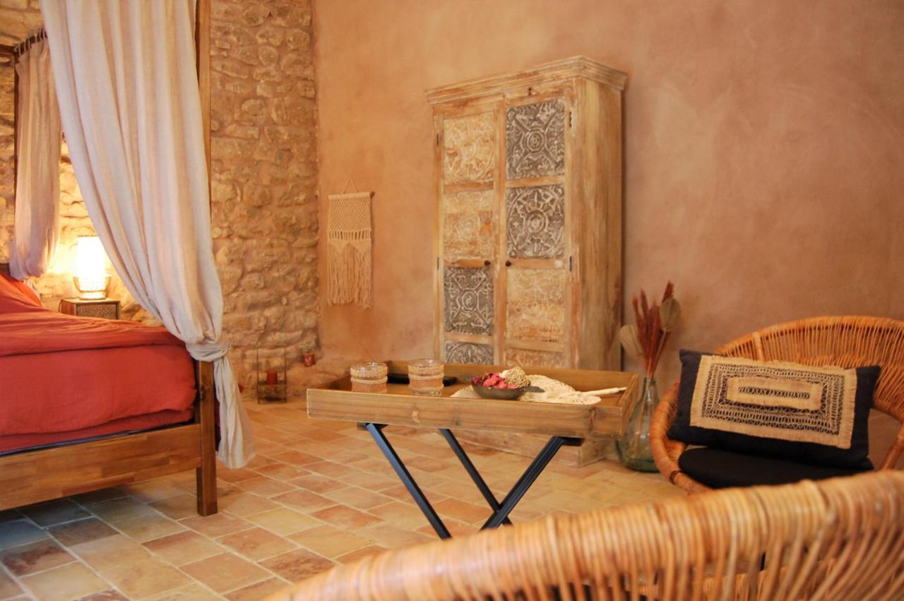 La Bucolique, Chambres Et Jardin D'Hotes Sabran Exterior foto